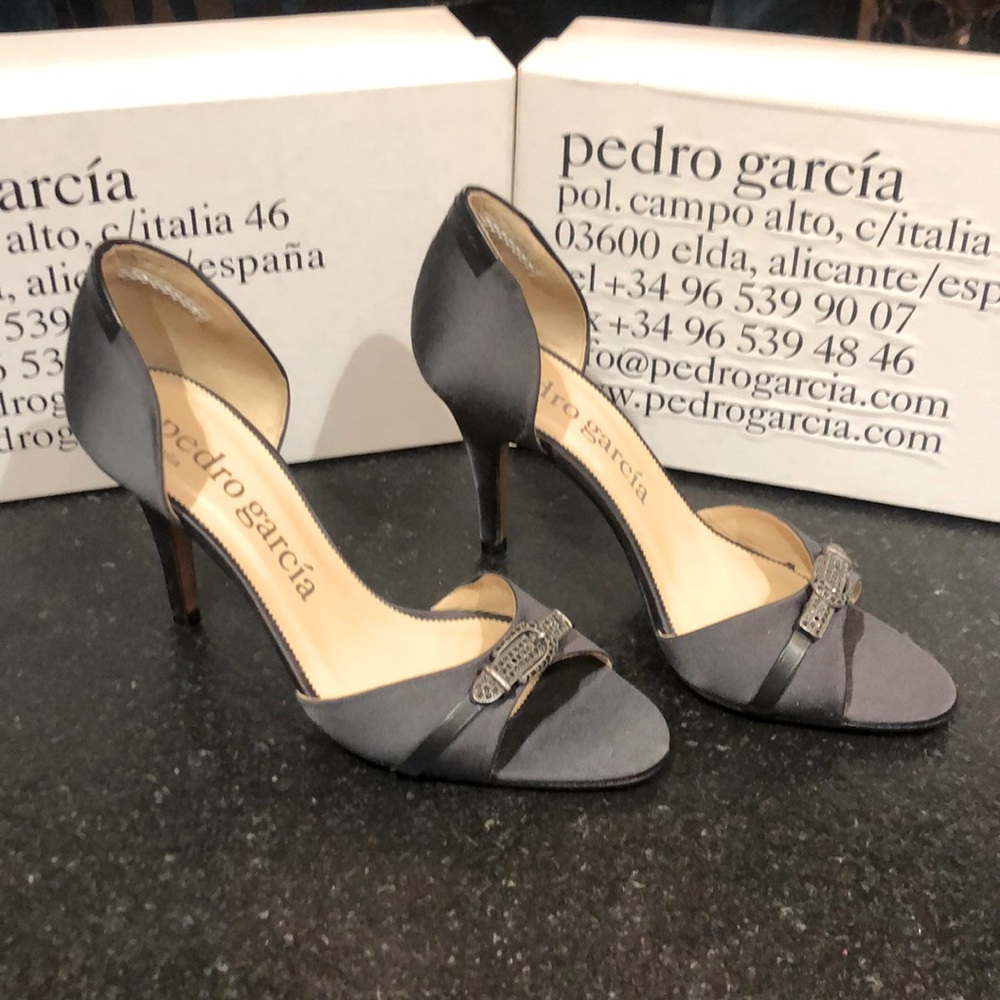 Pedro Garcia gun metal gray open toe heal with Swarovski ✨brand new w/box 🩶🩶🩶